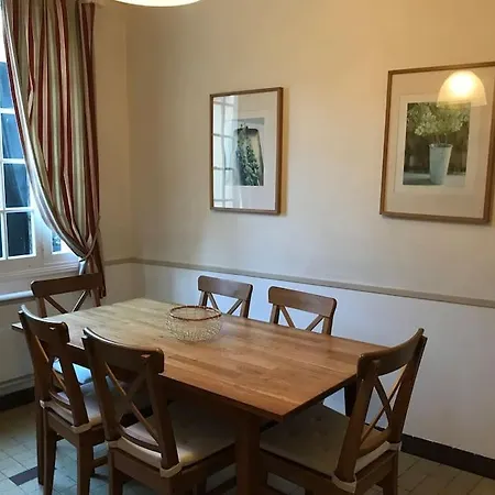 Le Huis Clos : Maison Avec Jardin Clos Et Garage *